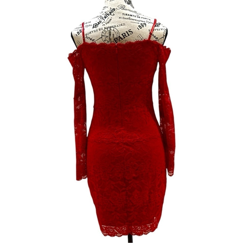 ✨GUESS Sexy Beautiful Off Shoulder Dress - Good
condition- Size Small✨ - Picture 3 of 15